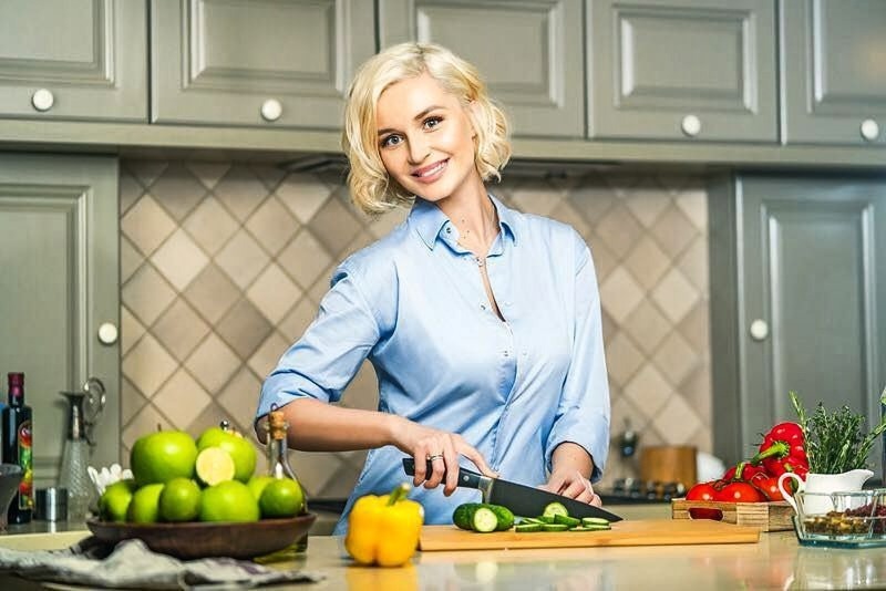 8 звездных кухонь: где готовят и едят российские артисты