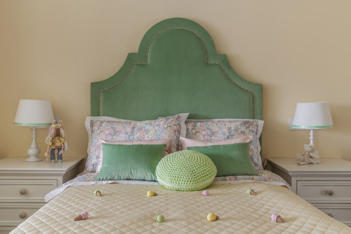 Кровати с мягким изголовьем: 60+ фото в интерьере, идеи для спальни и детской