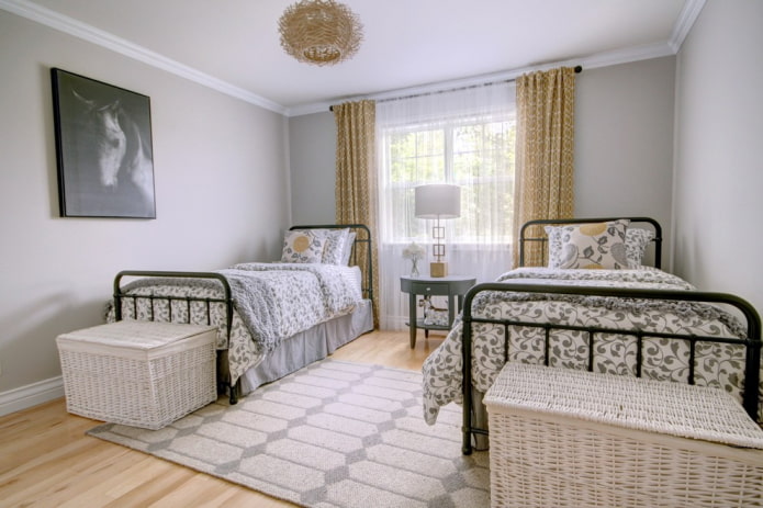 Кованые кровати: 60+ фото в интерьере, идеи для спальни и детской