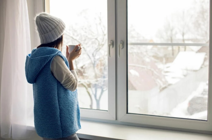 Дует из окна? – 6 действенных способов избавиться от проблемы