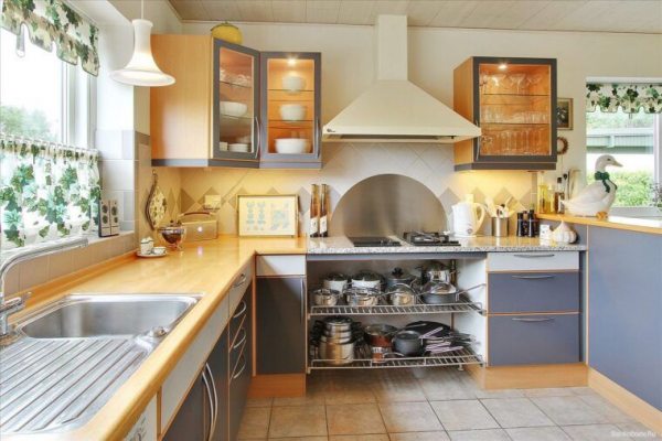 П-образная кухня - особенности планировки, решения по размещению и варианты оформления кухни (110 фото)Варианты планировки и дизайна