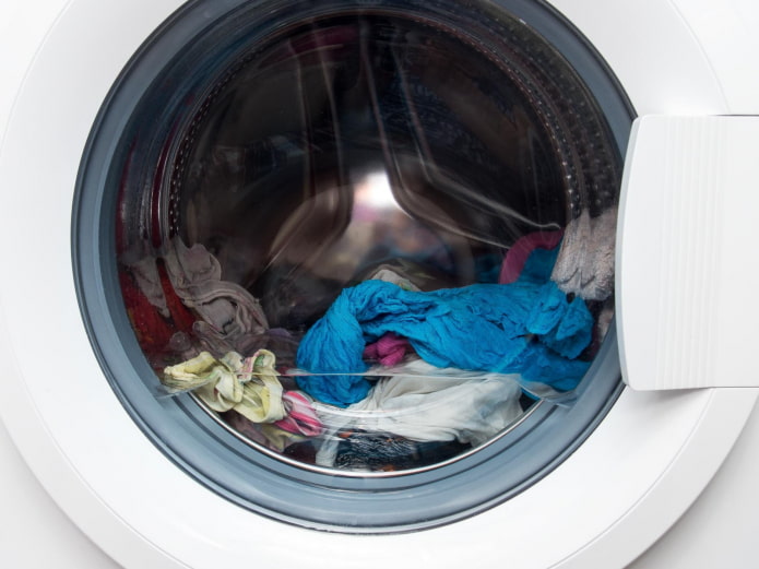 Почему прыгает стиральная машина? 10 причин и их решения