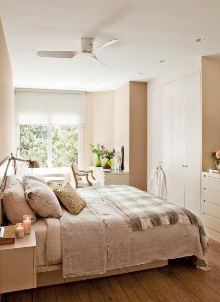 Маленькая спальня: реальные примеры дизайна и советы по правильному обустройствуВарианты планировки и дизайна