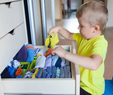 Як навчити дитину самостійно складати білизну та підтримувати порядок у шафі Як навчити дитину самостійно складати білизну та підтримувати порядок у шафі