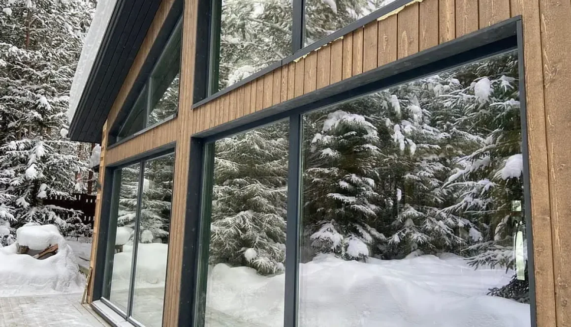 Як алюмінієві вікна витримують зиму, спеку й міський шум